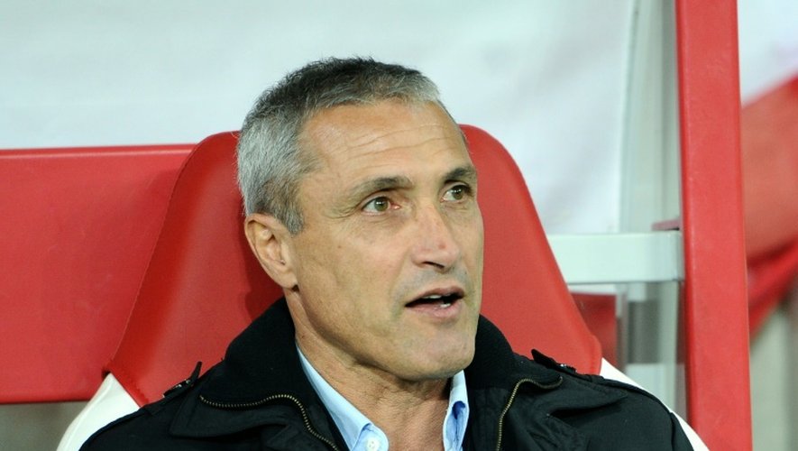 Bernard Casoni, alors entraîneur d'Auxerre, le 29 octobre 2013 lors du match de Coupe de la Ligue face à Lille à Villeneuve-d'Ascq