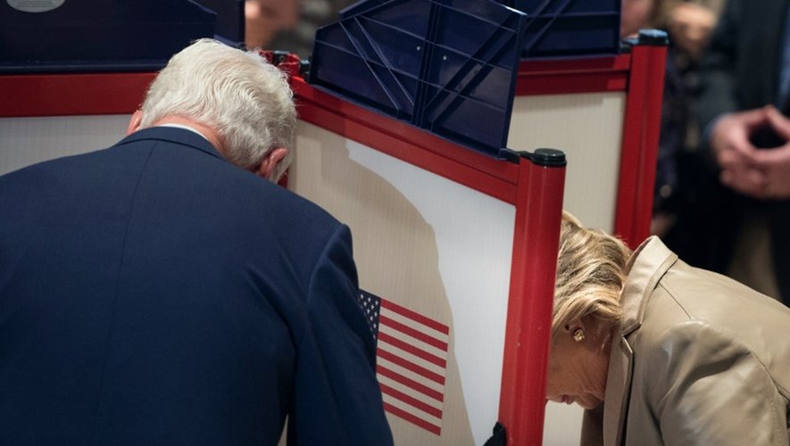 Hillary et Bill Clinton votent, le 8 novembre 2016 à Chappaqua