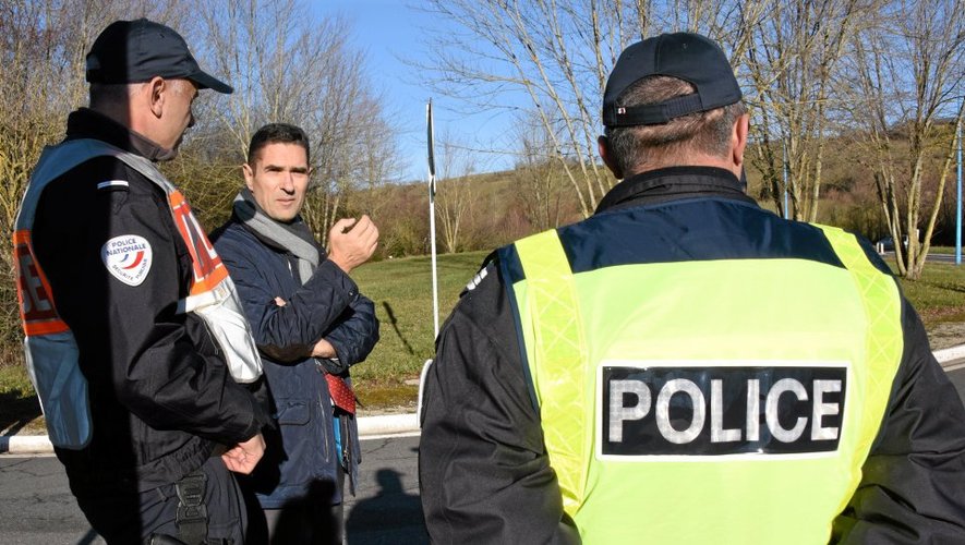 28 personnes ont perdu la vie sur les routes en 2015 en Aveyron (33 en 2014). Ici, le préfet, au centre.