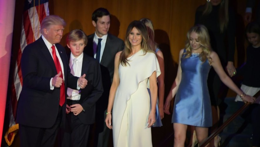 Donald Trump le nouveau président américain arrive avec sa famille pour prononcer un discours à New York, le 9 novembre 2016