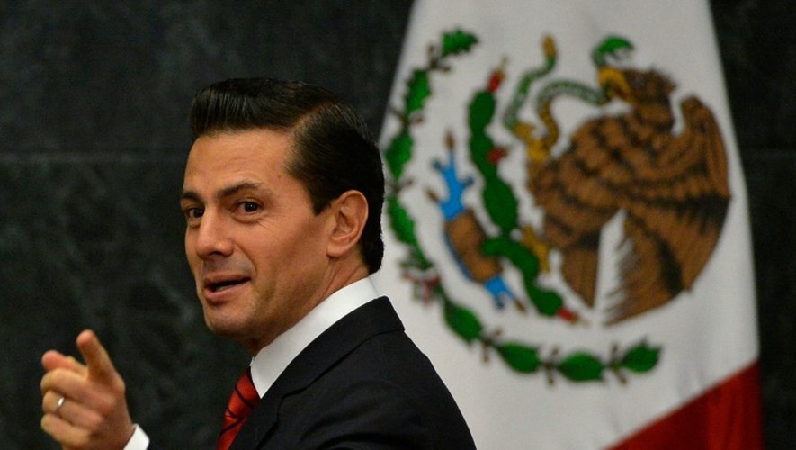 Le président mexicain Enrique Pena Nieto fait un discours au sujet de l'élection de Donald Trump le 9 novembre  2016 à Mexico