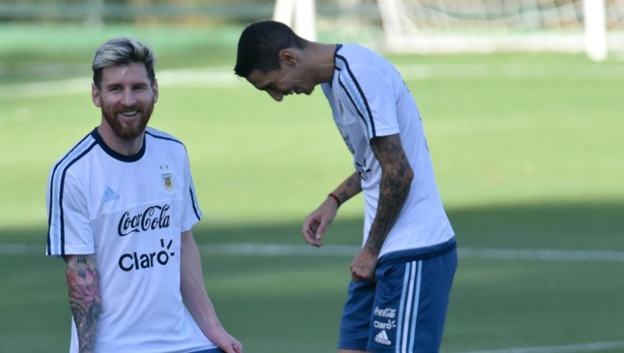 Les Argentins Lionel Messi et Angel Di Maria, à l'entraînement le 8 novembre 2016 à Vespasiano au Brésil