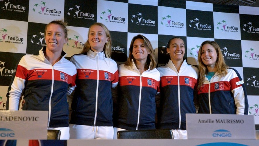L'équipe de France de Fed Cup autour de la capitaine Amélie Mauresmo, le 8 novembre 2016 à Strasbourg