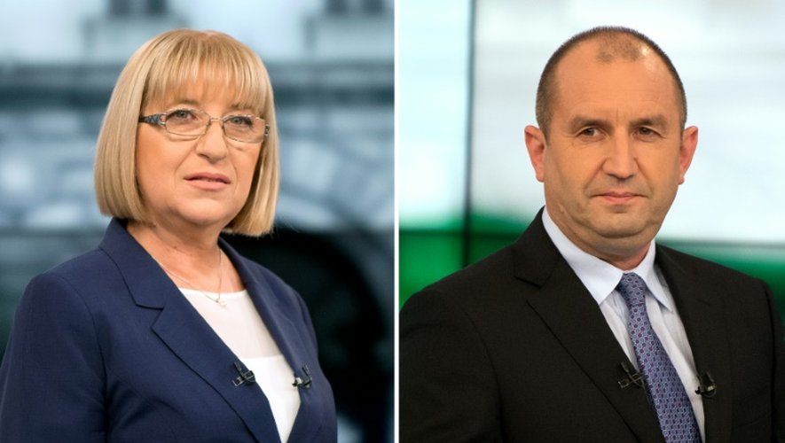 Photo montage datant du 10 novembre 2016 des deux candidats à la présidentielle en Bulgarie: Rumen Radev (d) candidat des socialistes et Tsetska Tsacheva, candidate du parti conservateur