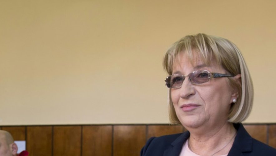 La candidate à l'élection présidentielle bulgare, Tsetska Tsacheva vote à Pleven, le 13 novembre 2016
