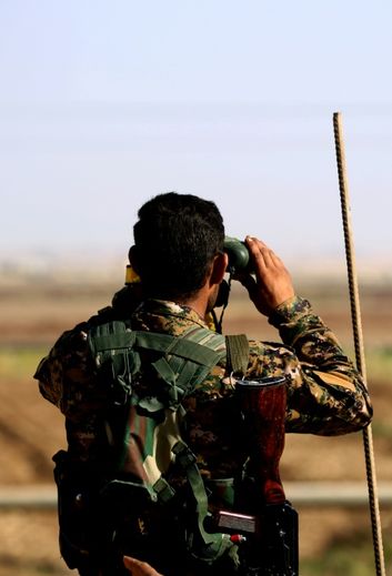 Un combattant de l'alliance arabo-kurde à Al-Huriya, en Syrie, le 11 novembre 2016