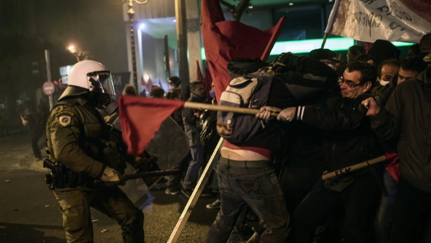 Affrontements entre policiers et manifestants anti-Obama à Athènes, le 15 novembre 2016