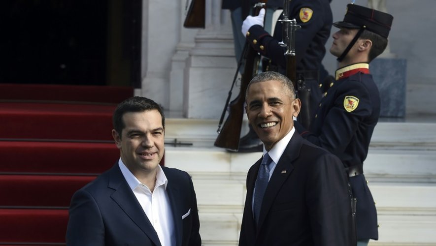 Le Premier ministre grec Alexis Tsipras (g) accueille le président américain Barack Obama, le 15 novembre 2016 à Athènes