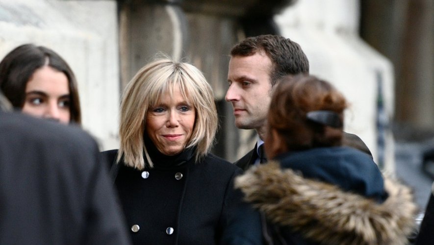 Brigitte et Emmanuel Macron le 10 novembre 2016 à Paris