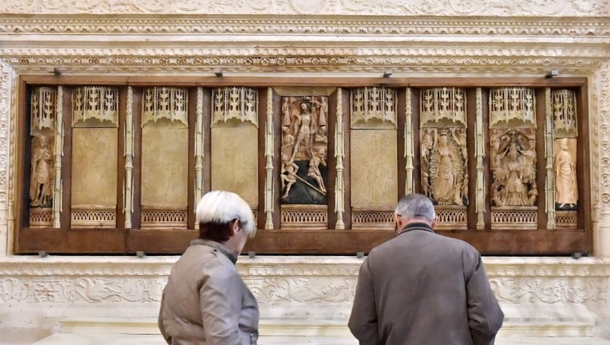 Le bas-reliefs en albâtre des "Sept joies de la Vierge" de la basilique Saint-Michel de Bordeaux, le 17 novembre 2016, dont sept sculptures avaient été dérobées en 1984