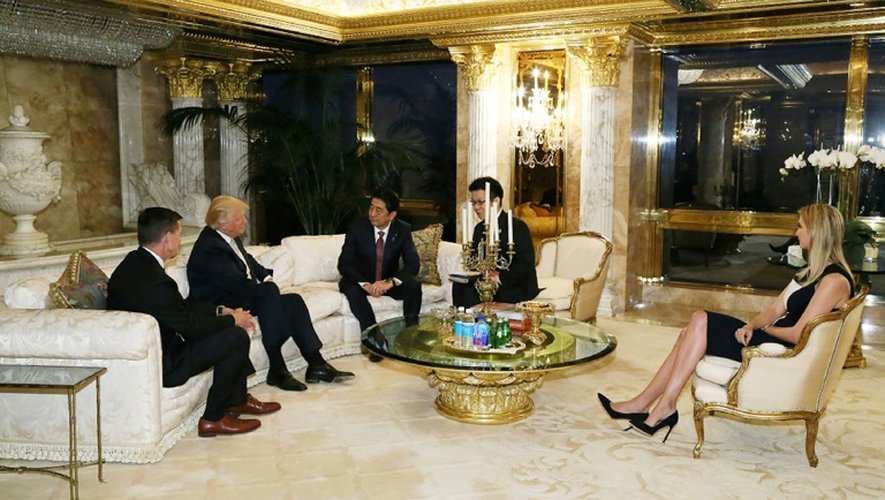 La fille de Donald Trump, Ivanka lors de la rencontre de son père avec le Premier ministre japonais Shinzo Abe, le 18 novembre 2016 à New York