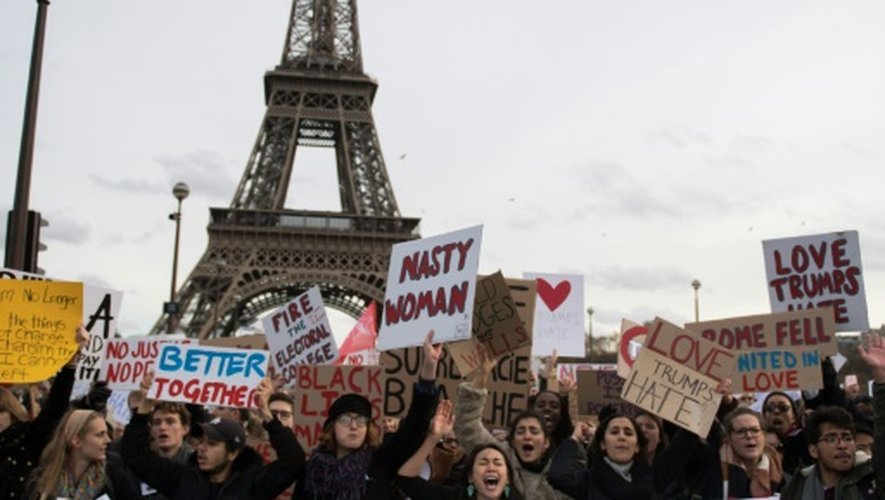 Manifestation pour protester contre l'élection du républicain Donald Trump aux Etats-Unis, le 19 novembre 2016 à Paris