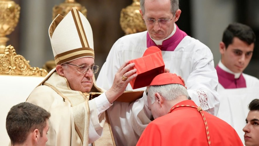 Le pape François fait cardinal l'archevèque mexicain Carlos Aguiar, à Mexico le 19 novembre 2016