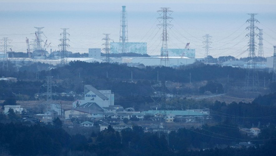 Photographie de la centrale nucléaire de Fukushima Daiichi prise le 11 mars 2016, cinq ans après le tremblement de terre et le tsunami qui avaient tué quelque 18.500 personnes au Japon