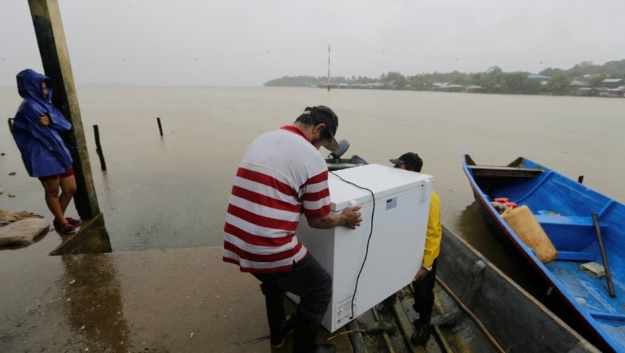 Evacuation à Bluefields, au Nicaragua, à l'approche de l'ouragan Otto, le 24 novembre 2016