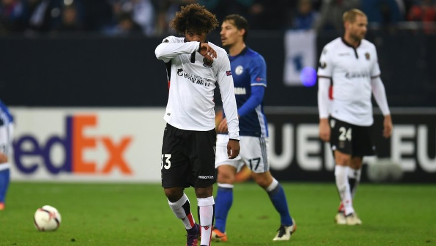 Des joueurs de Nice réagissent après la défaite 2-0 face à Schalke, le 24 novembre 2016 à Gelsenkirchen