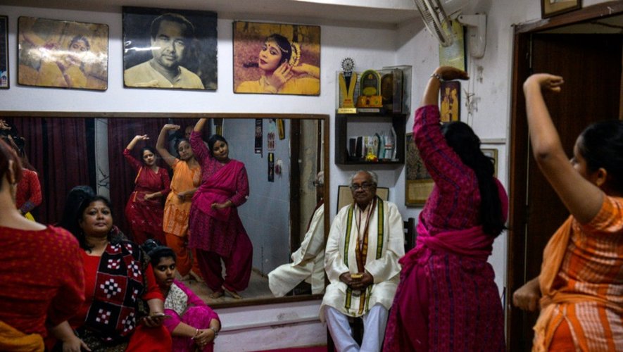 Leçon d'odissi dans un garage transformé en salle de danse à New Delhi, le 10 novembre 2016
