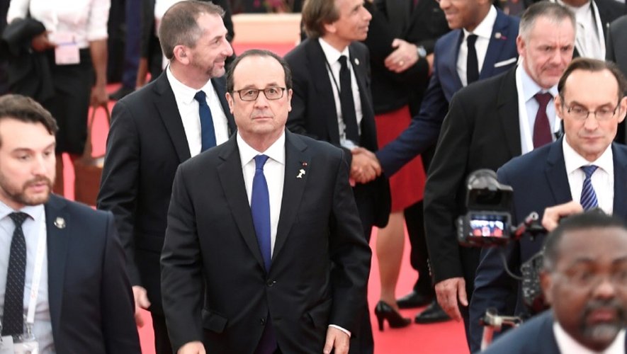 François Hollande à son arivée au 16e sommet de la Francophonie le 26 novembre 2016 à Antananarivo