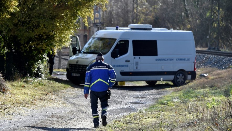 Un véhicule de gendarmerie le 27 novembre 2016 à l'endroit, entre Tarascon-sur-Ariege et Ussat, où un gendarme a été mortellement blessé en Ariège par un automobiliste