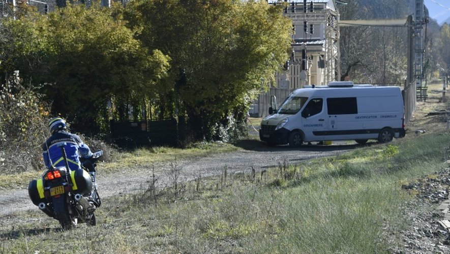 Un véhicule de gendarmerie le 27 novembre 2016 à l'endroit, entre Tarascon-sur-Ariege et Ussat, où un gendarme a été mortellement blessé en Ariège par un automobiliste