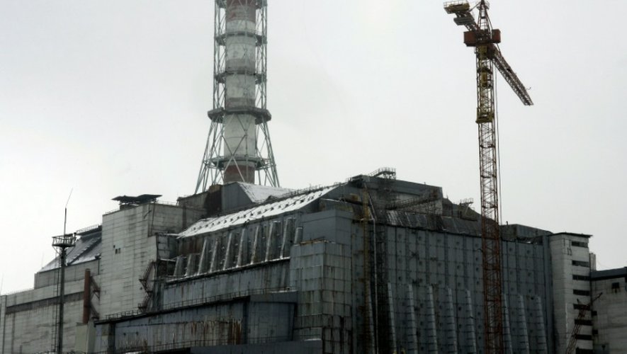 Vue générale du premier sarcophage recouvrant le réacteur numéro 4 de la centrale de Tchernobyl le 27 fébrier 2006