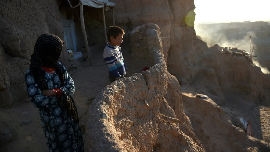 Des enfants sur le site des bouddhas géants le 6 novembre 2016 à Bamiyan
