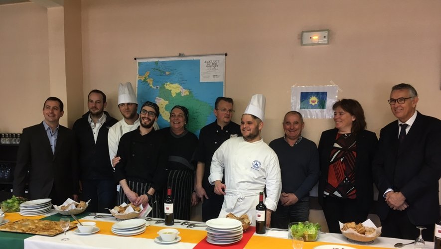 Quatre cuisiniers de Pigüé en apprentissage en Aveyron
