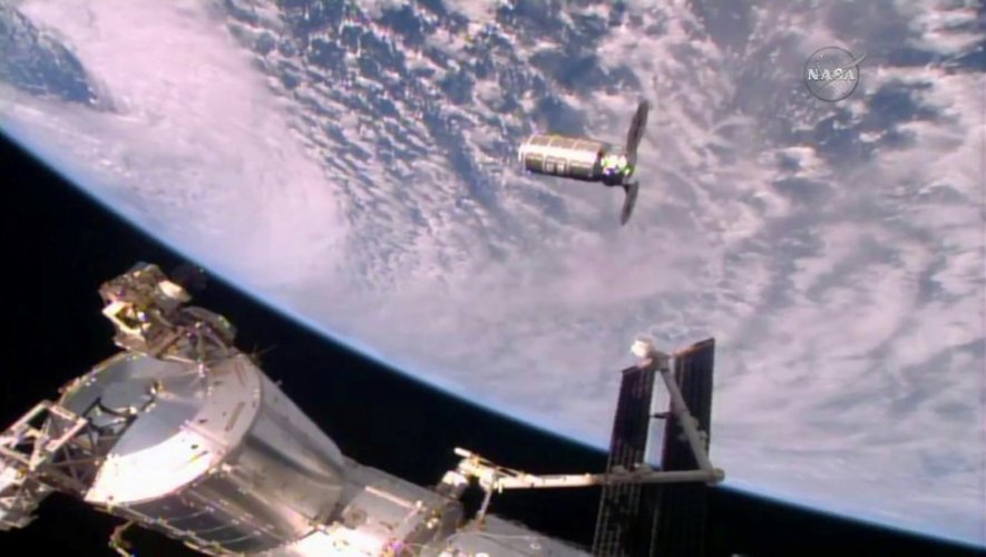 Le vaisseau Cygnus en approche de la station spatiale internationale, le 23 octobre