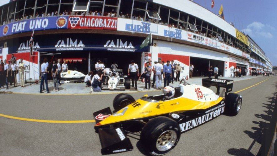 La Renault d'Alain Prost, lors du Grand Prix de France sur le circuit Paul Ricard au Castellet, le 17 avril 1983
