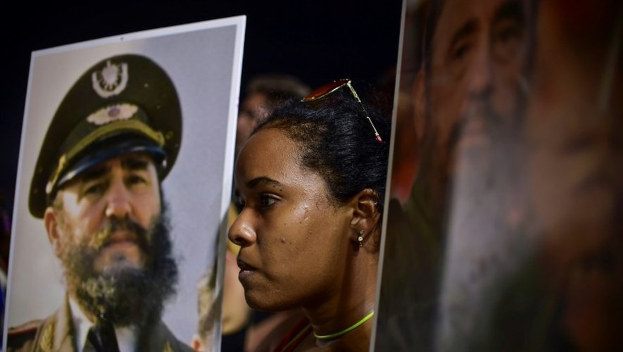 Des dizaines de milliers de Cubains ont rendu un ultime hommage à Fidel Castro, le 3 décembre 2016 à Santiago de Cuba