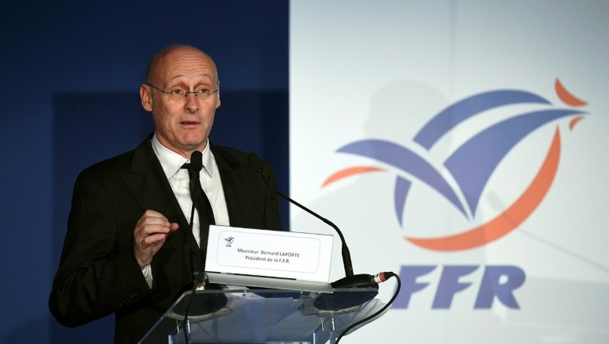 Bernard Laporte fait une allocution après avoir été élu président de la FFR à l'issue de l'assemblée générale, le 3 décembre 2016 à Marcoussis (Essonne)