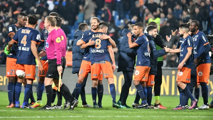 Les joueurs de Montpellier célèbrent leur victoire sur le Paris SG, le 3 décembre 2016 au stade de la Mosson