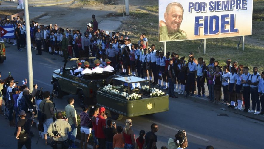 Le cortège transportant les cendres de Fidel Castro, le 4 décembre 2016 à Santiago de Cuba
