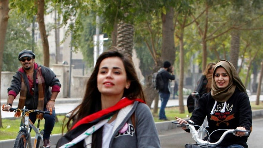 L'Irakienne Marina Jaber (c), le 5 décembre 2016 à Bagdad