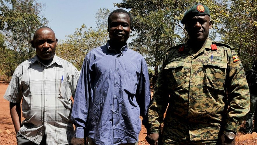 L'Ougandais Dominic Ongwen (c) lors de son arrestation, le 17 janvier 2015, dans un lieu indéterminé en Centrafrique