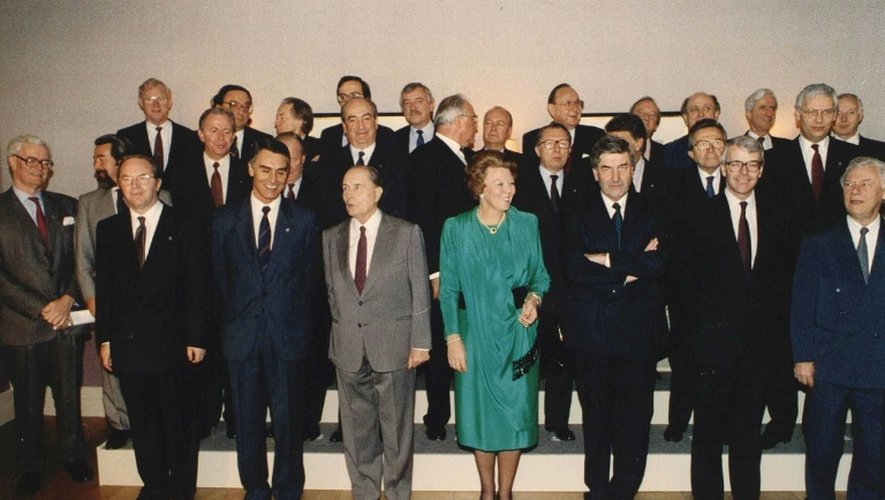 Photo de famille des dirigeants européens le 9 décembre 1991 à Maastricht