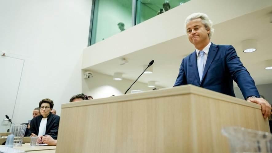 Le député Geert Wilders le 23 novembre lors de son procès pour incitation à la haine raciale à Schiphol (Pays-Bas)