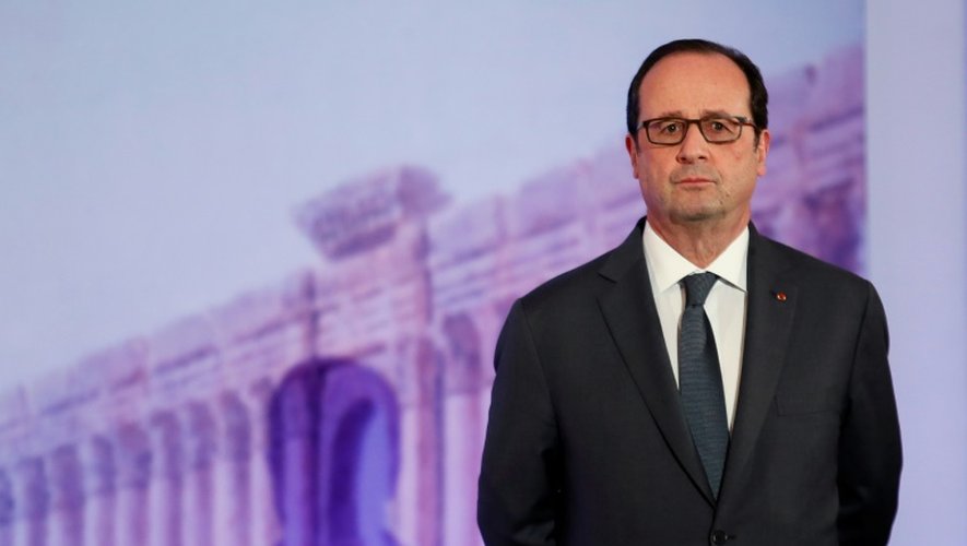François Hollande lors de l'inauguration de l'exposition sur Palmyre au Grand Palais, le 13 décembre 2016
