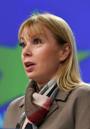 La commissaire européenne à l'Industrie, Elzbieta Bienkowska à Bruxelles le 30 novembre 2016