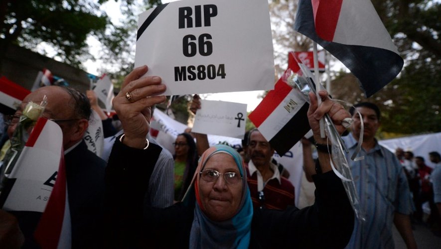 Marche en hommage aux victimes du crash d'un avion d'EgyptAir, le 26 mai 2016 près du Caire