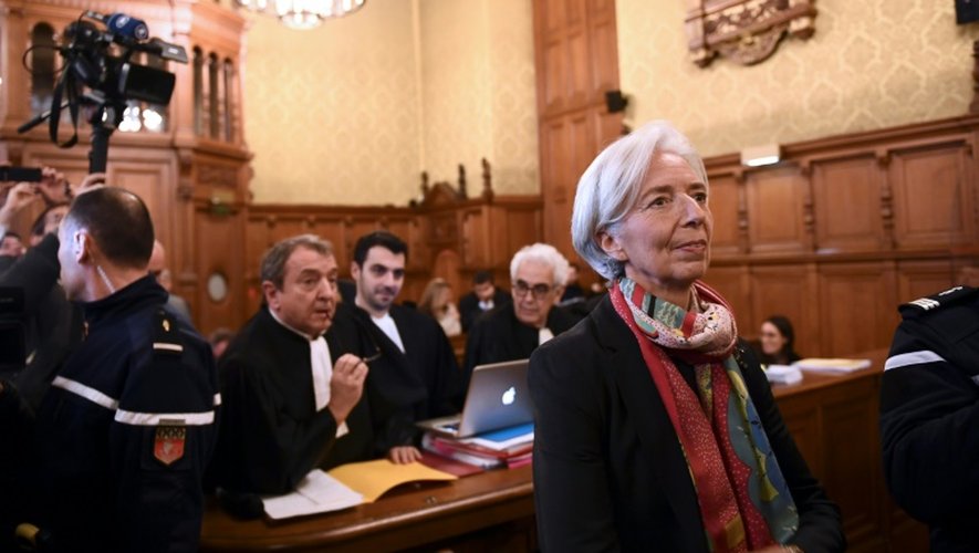 Christine Lagarde et son avocat Patrick Maisonneuve à l'audience le 12 décembre 2016 à Paris