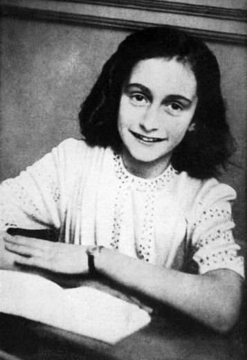 Une photo d'Anne Frank prise en 1942 et diffusée en 1959
