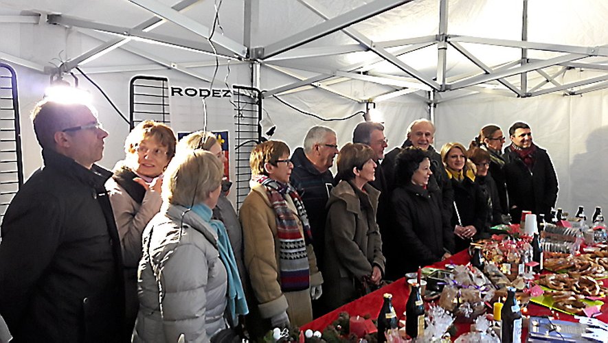 Un hommage aux victimes berlinoises sur le stand consacré à Bamberg, au marché de Noël.