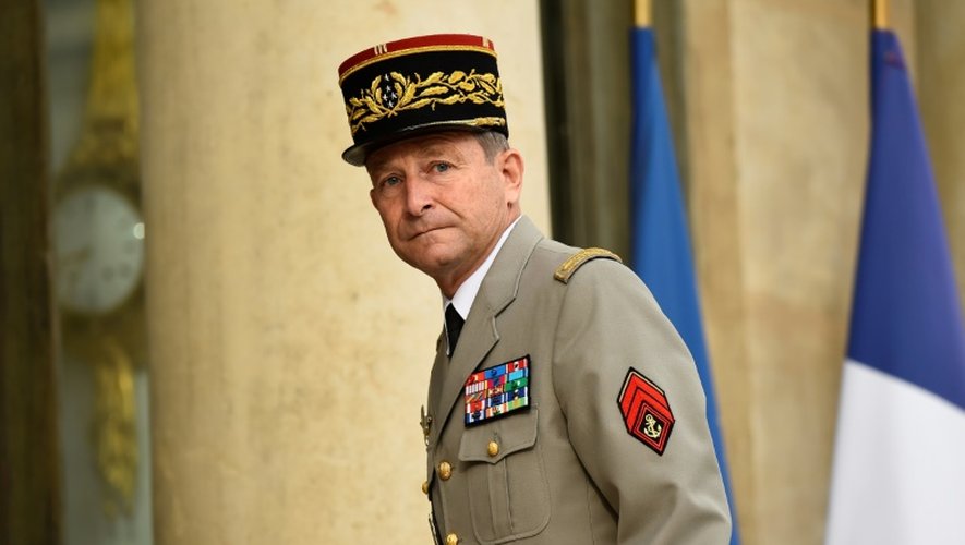 Le chef d'état-major des armées, le général Pierre de Villiers, à son arrivée le 27 juillet 2016 à l'Elysée à Paris