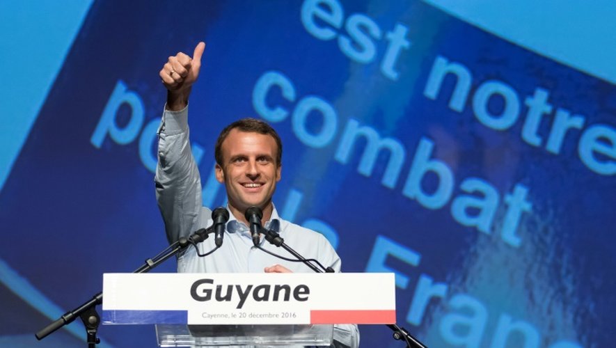 Emmanuel Macron, ex-ministre français de l'EConomie et candidat à la présidentielle de 2017 en campagne à Remire-Montjoly, en Guyane, en France, le 20 décembre 2016