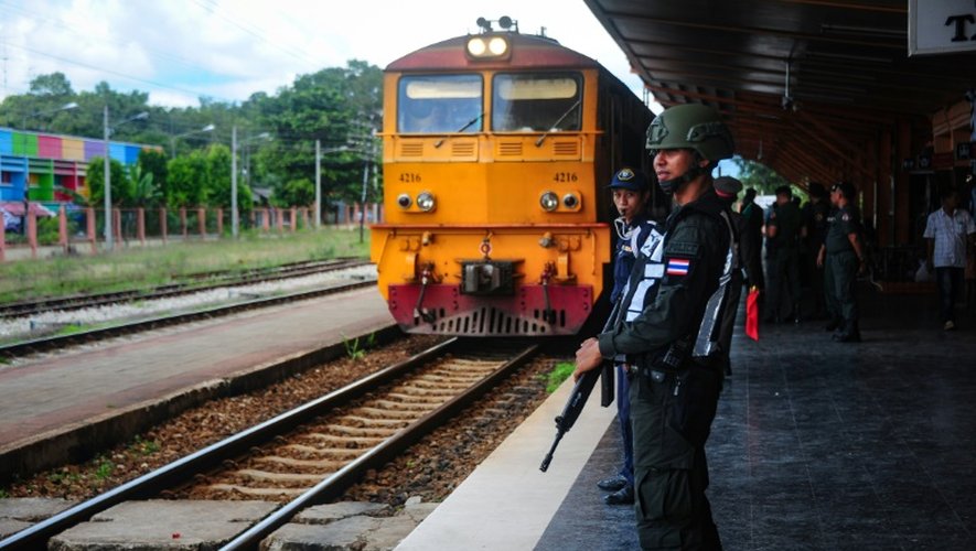 Forces de sécurité déployées le 21 novembre 2016 à la gare de Narathiwat