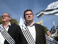 Decazeville : le maire de Carhaix apporte son soutien à la maternité