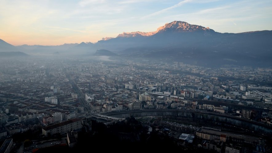 Pic de pollution sans une goutte de pluie à Grenoble, le 13 décembre 2016