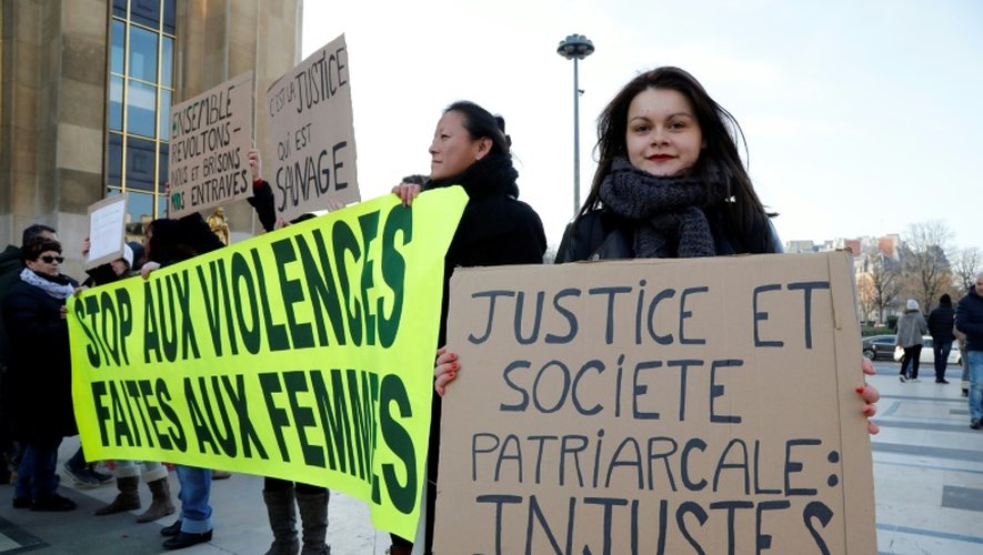 Manifestation pour la libération de Jacqueline Sauvage sur l'esplanade du Trocadéro à Paris, le 10 décembre 2016
