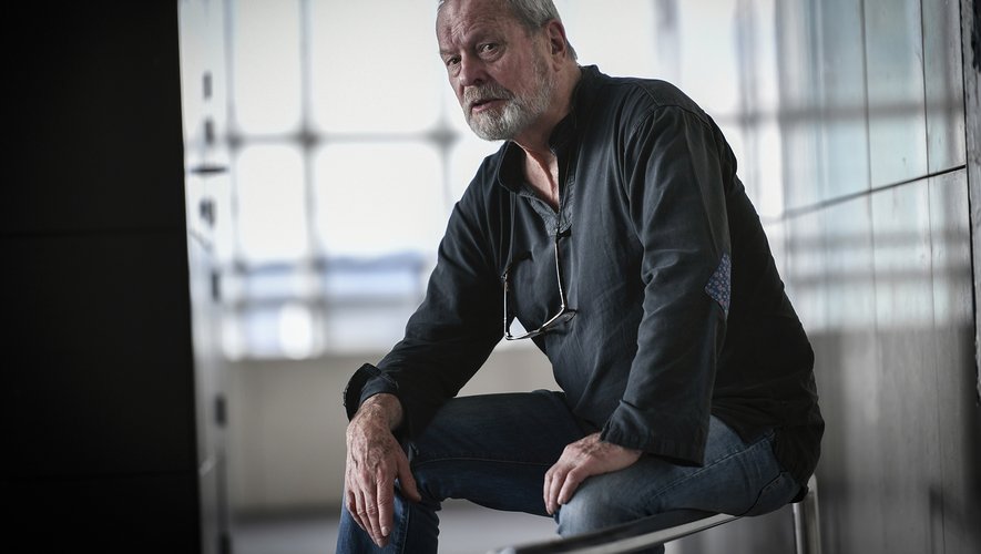 Le producteur Paulo Branco, en conflit depuis plusieurs mois avec Terry Gilliam pour les droits du film et donc son exploitation, a assigné le Festival de Cannes pour avoir sélectionné "L'homme qui tua Don Quichotte" hors-compétition, afin de le diffu